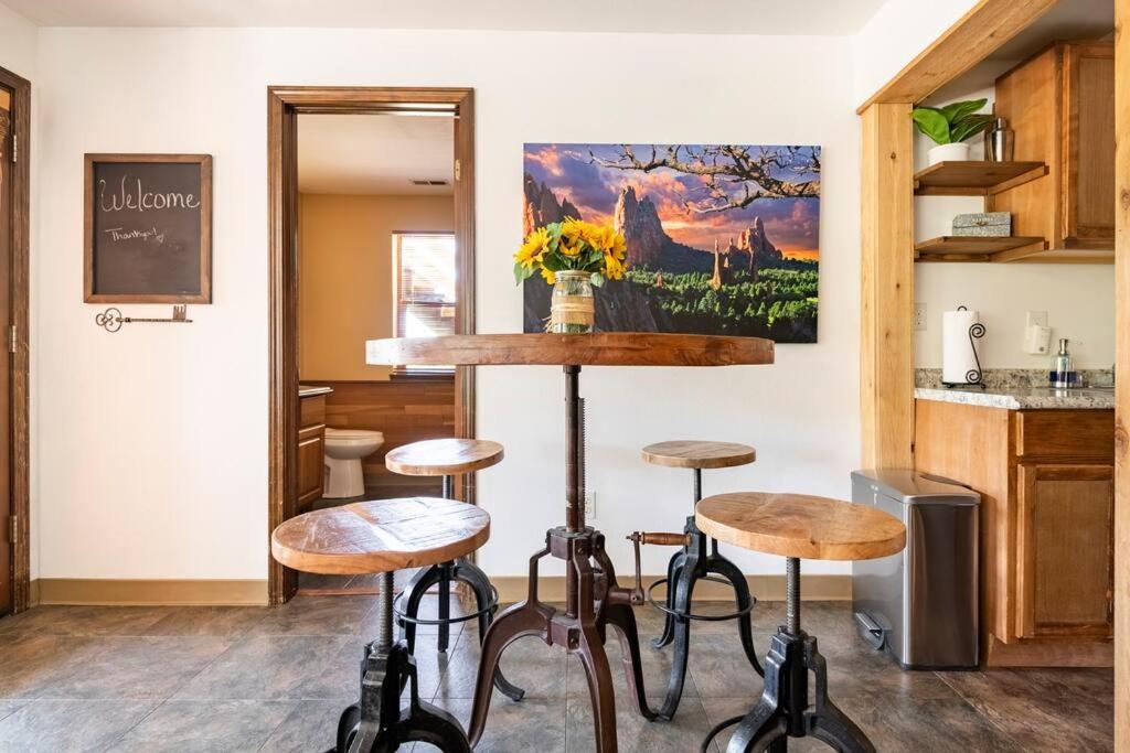 Private Hot Tub Overlooking Pikes Peak 伍德兰帕克 外观 照片